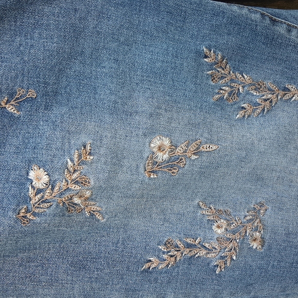 Tribal Women's Embroidered Boyfriend cut Skinny Medium Waist Jeans Size 4 - Picture 4 of 12